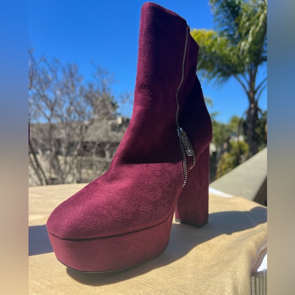 Nine West ankle high- 5” heel boot - Picture 3 of 11